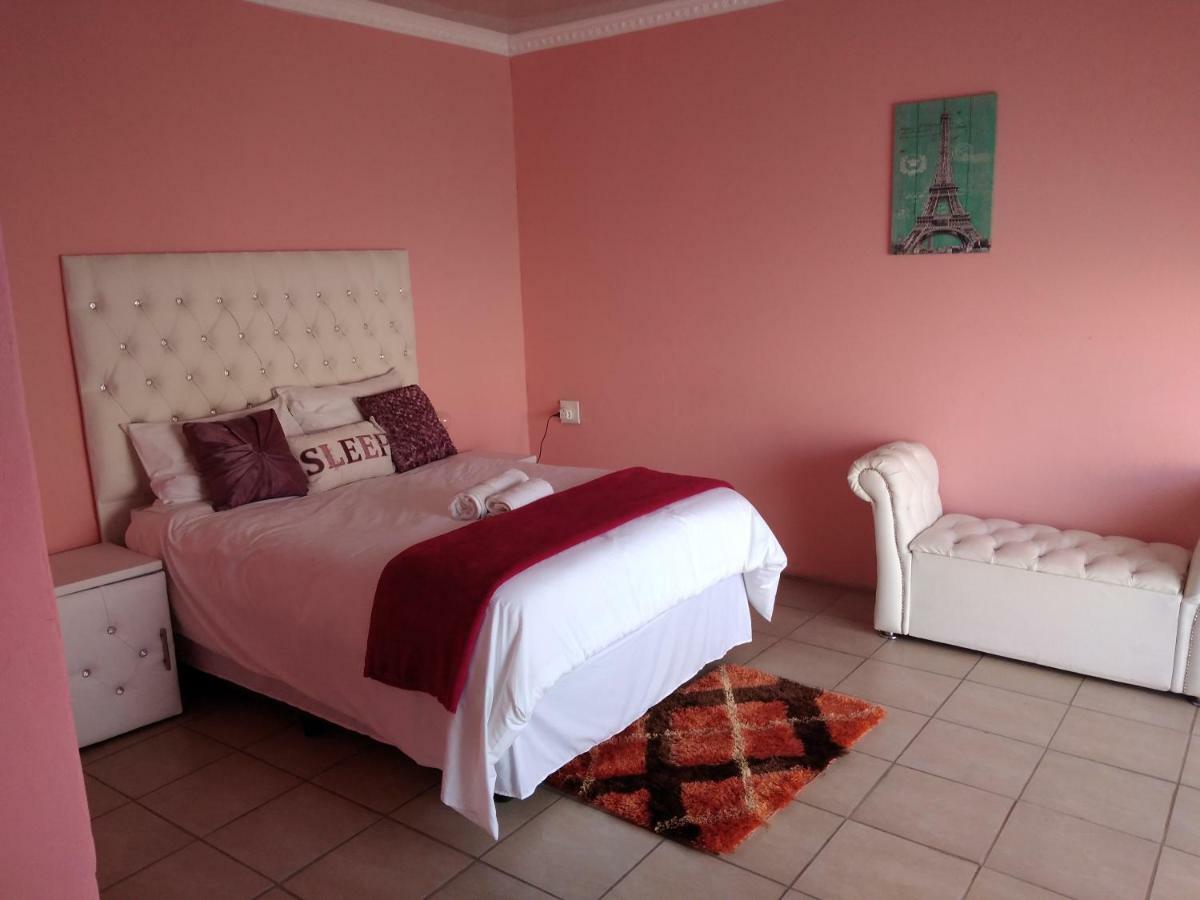 Twilight Breeze Lodge Phuthaditjhaba ภายนอก รูปภาพ