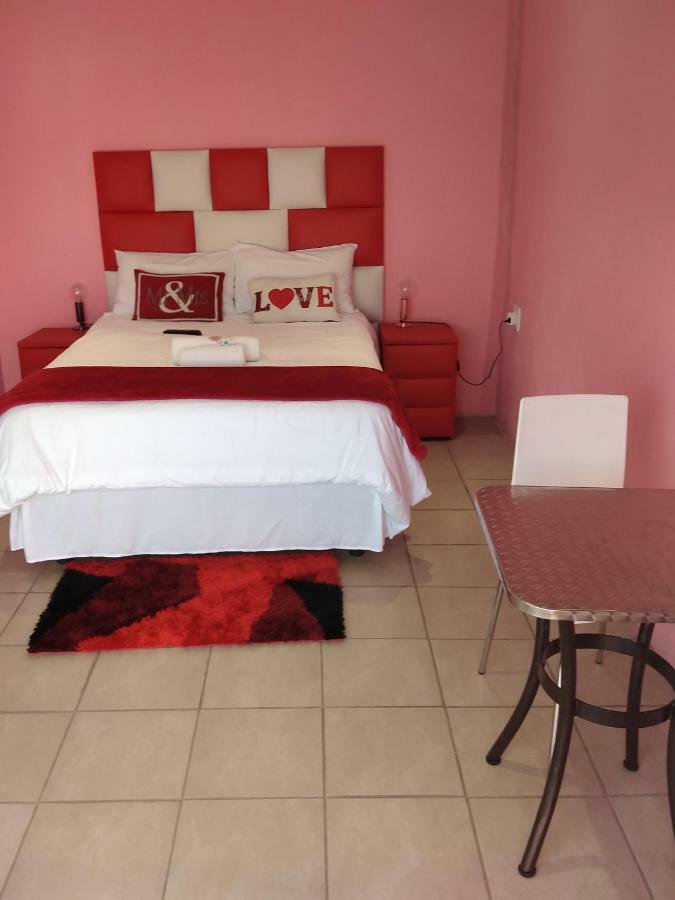 Twilight Breeze Lodge Phuthaditjhaba ภายนอก รูปภาพ