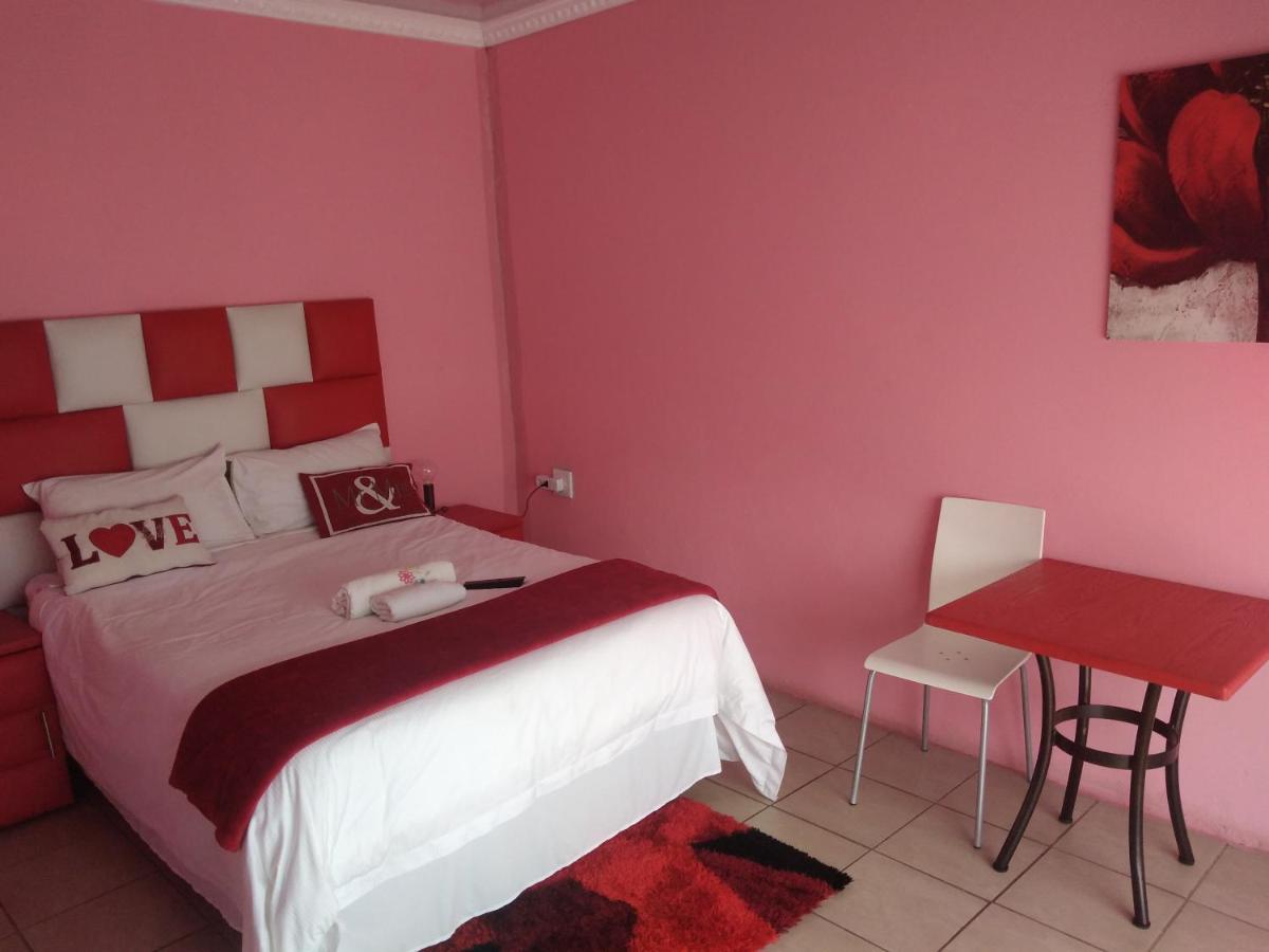 Twilight Breeze Lodge Phuthaditjhaba ภายนอก รูปภาพ
