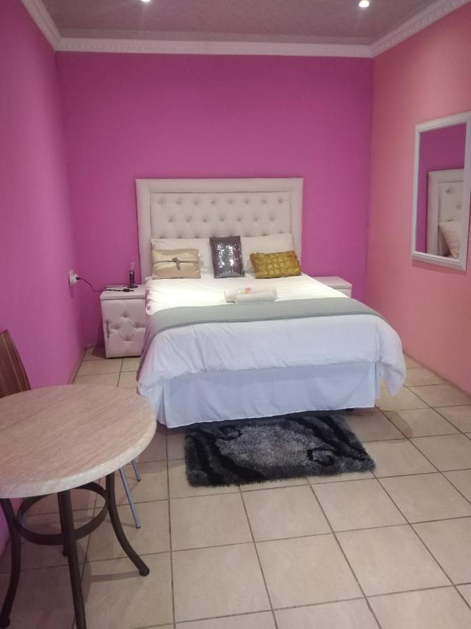 Twilight Breeze Lodge Phuthaditjhaba ภายนอก รูปภาพ