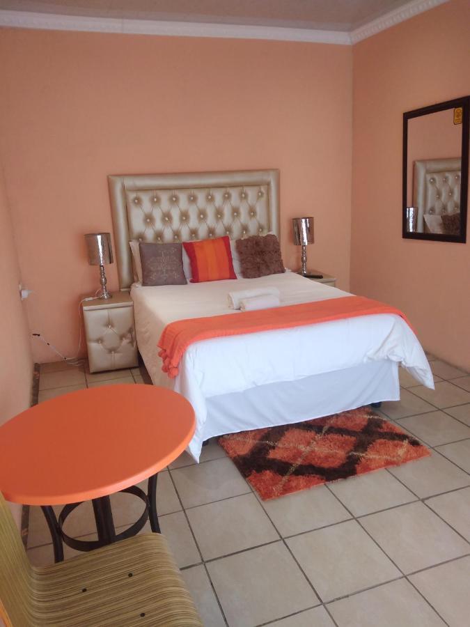 Twilight Breeze Lodge Phuthaditjhaba ภายนอก รูปภาพ
